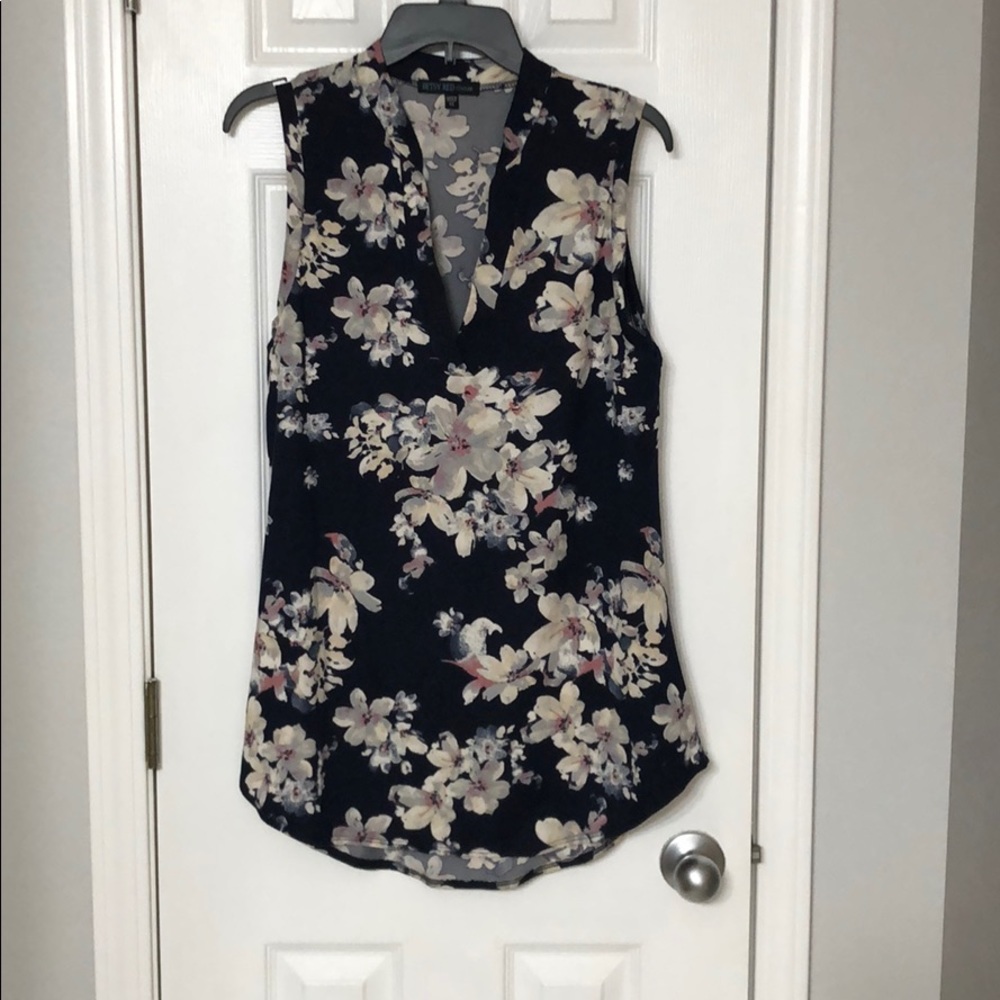 Tunic top sleeveless size XL/1X